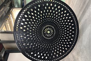 rénovation de table mandala en fonte, thermolaquage noir brillant - Pourquié métallier