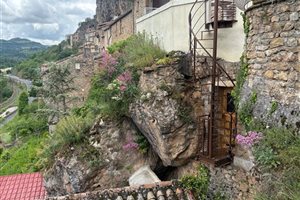 Escalier tournant extérieur suspendu dans le vide - Pourquié métallier Millau Aveyron