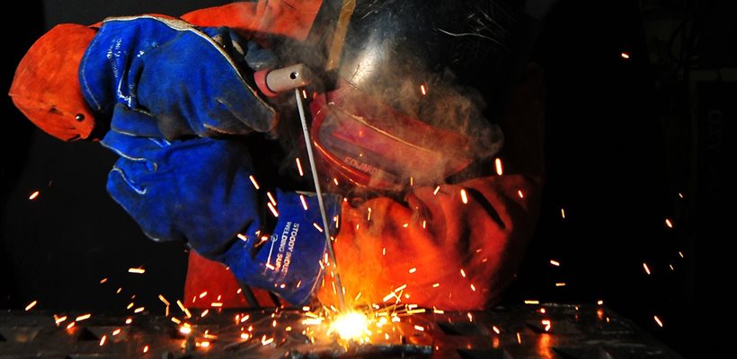 Serrurier Metallier Débutant Accepté Offre d'emploi Aveyron Millau Sud